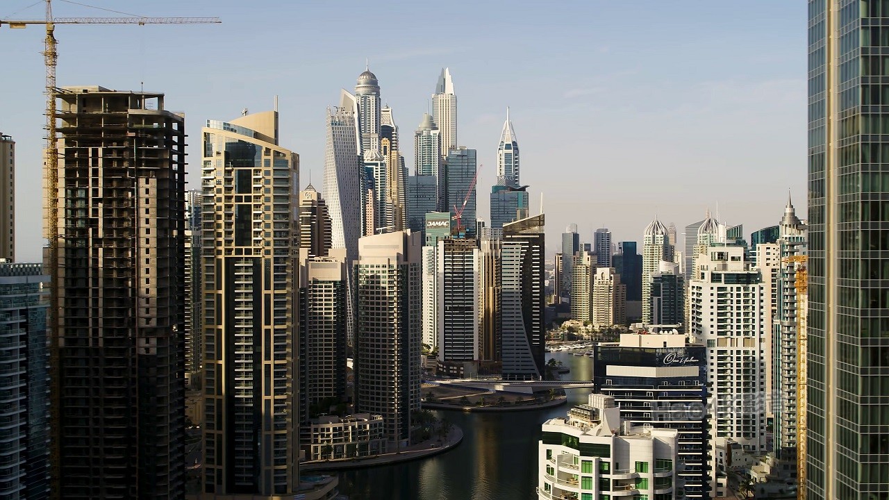 Dubai in 8K ULTRA - The Game of Architecture (60FPS) [2160p60]33.833.jpg